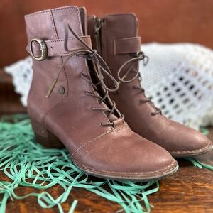 ⭐️⭐️ Sergio Tomani Leather Heeled Ankle Booties Sz 36 Sz 5.5 side zip